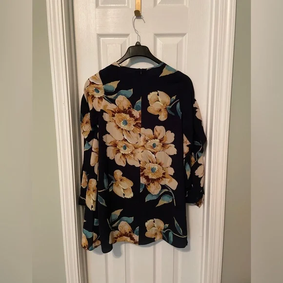 Love Riche Ruffle dress - Picture 2 of 5